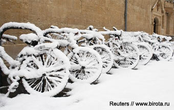 http://birota.ru/images/tech/techdocs/bike-storage/bikes-under-the-snow.jpg